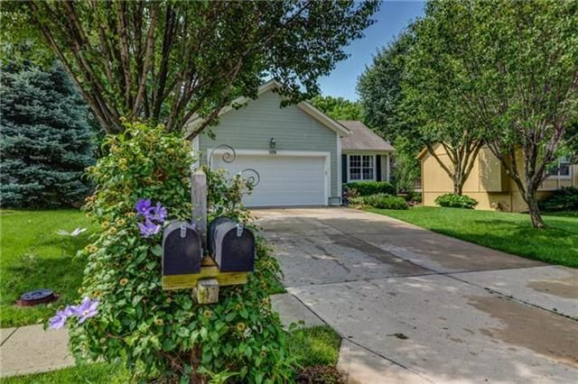579 W Northview St, Olathe, KS 66061