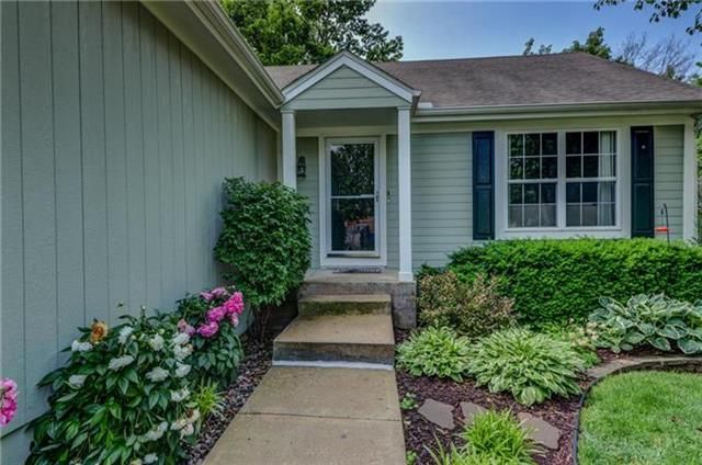 579 W Northview St, Olathe, KS 66061