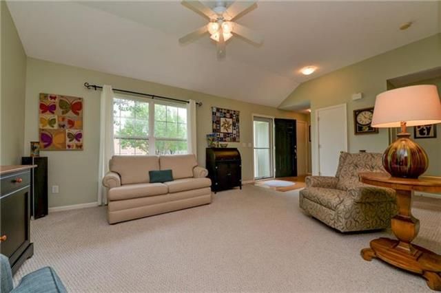 579 W Northview St, Olathe, KS 66061
