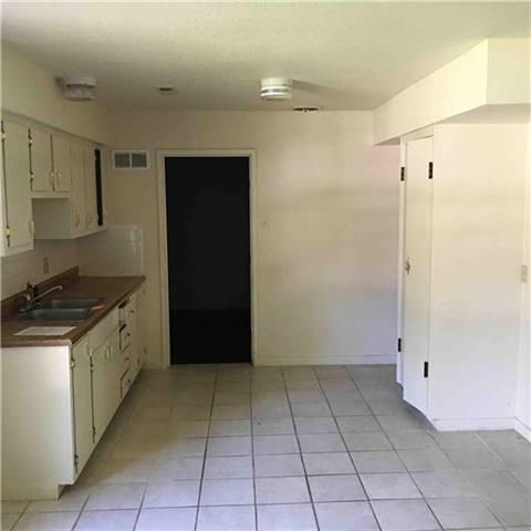 7814 E 112th St, Kansas City, MO 64134