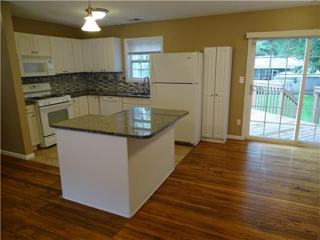 8218 Mackey St, Overland Park, KS 66212