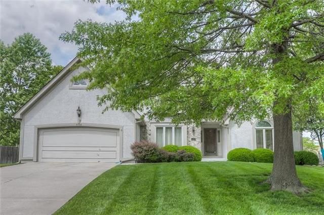 4708 W 120th St, Overland Park, KS 66209
