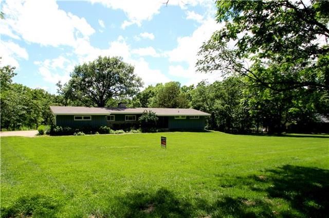 2201 Red Bridge Ter, Kansas City, MO 64137