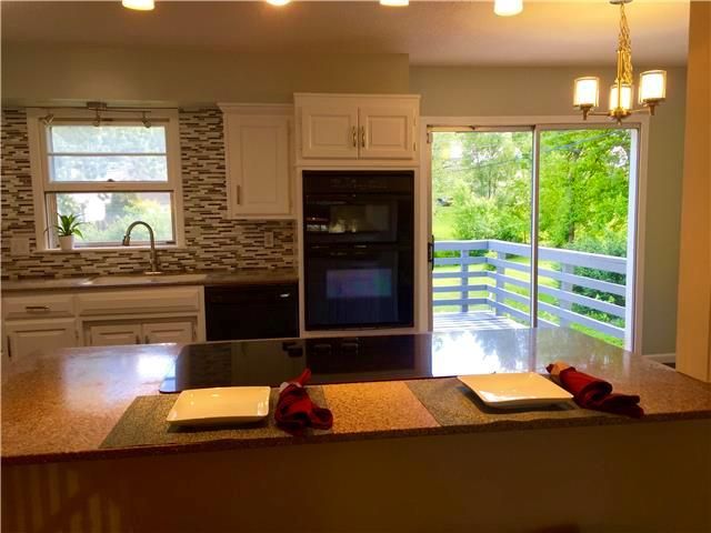 7007 E 129 St, Grandview, MO 64030