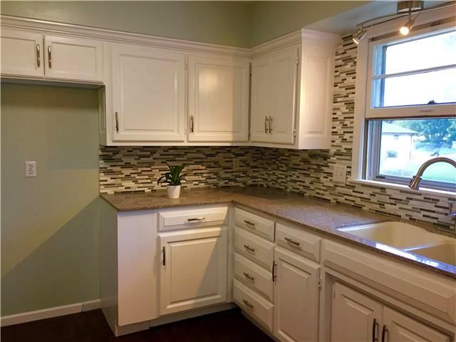 7007 E 129 St, Grandview, MO 64030