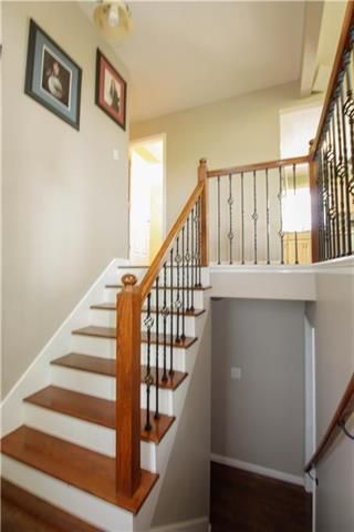 1613 NE Stonewood Dr, Lee's Summit, MO 64086