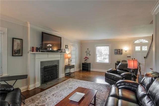 20 E 56th Ter, Kansas City, MO 64113
