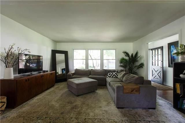 618 E 109th St, Kansas City, MO 64131