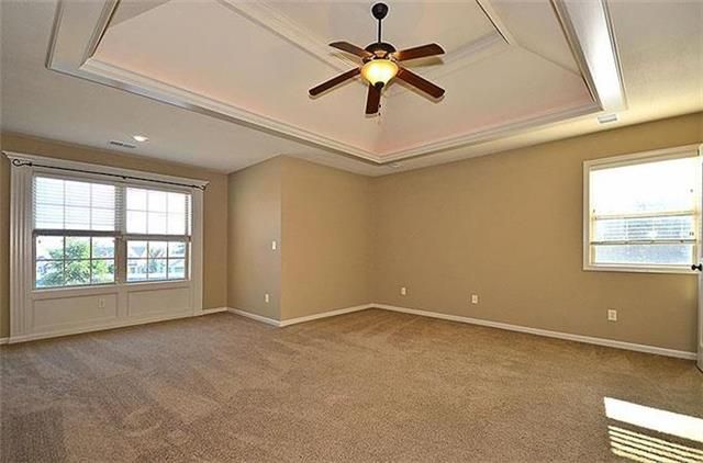 9107 N Kansas Ct, Kansas City, MO 64156