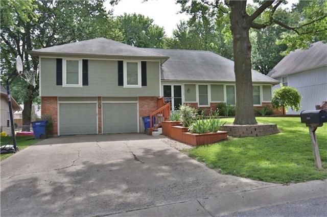 1308 SW 22nd St, Blue Springs, MO 64015