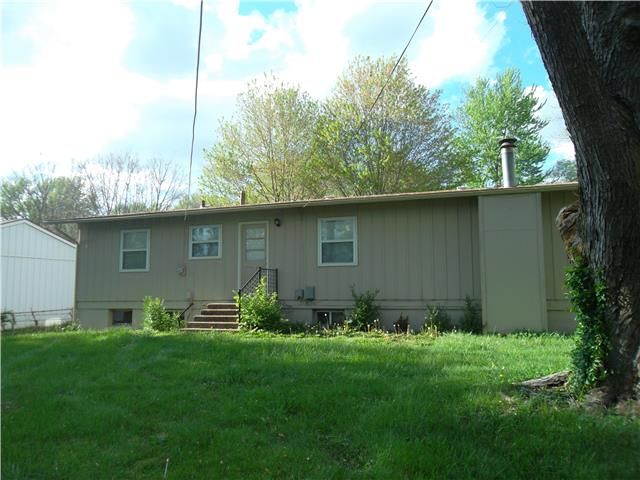 8701 E 92nd Ter, Kansas City, MO 64138