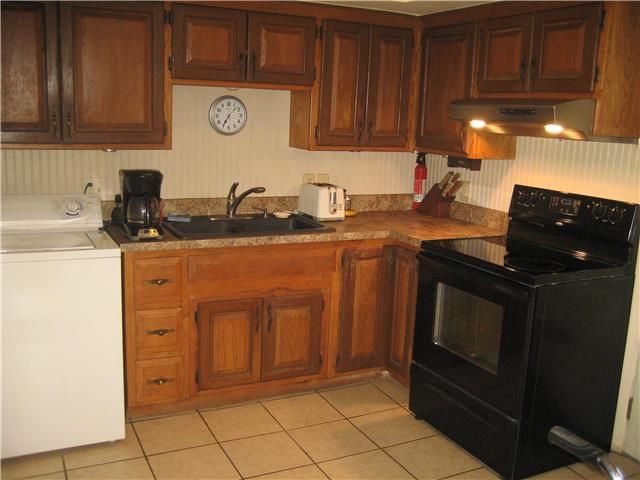 7003 E 113th St, Kansas City, MO 64134