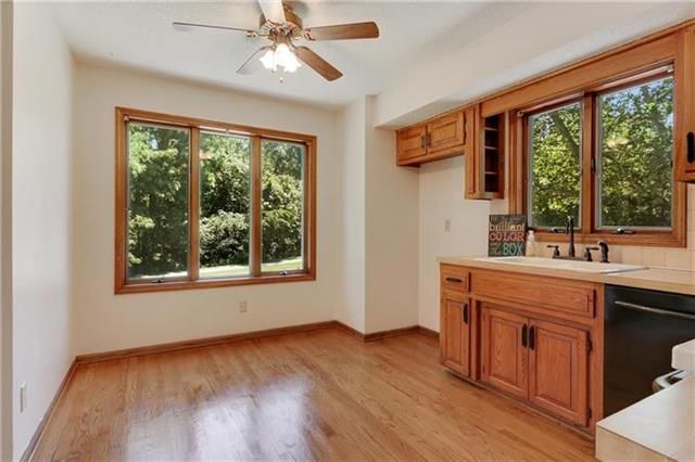 8520 N Troost Ave, Kansas City, MO 64155