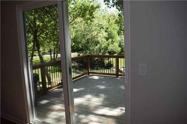 617 North Shore Dr, Kansas City, MO 64151