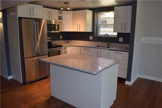 617 North Shore Dr, Kansas City, MO 64151