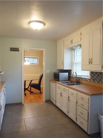 4205 Grandview Rd, Kansas City, MO 64137