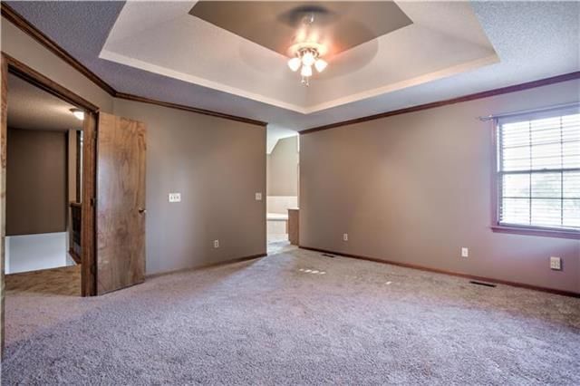15817 Beverly St, Overland Park, KS 66223