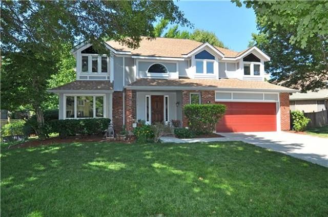 12106 Briar St, Overland Park, KS 66209