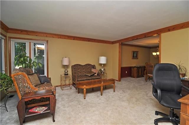 12106 Briar St, Overland Park, KS 66209