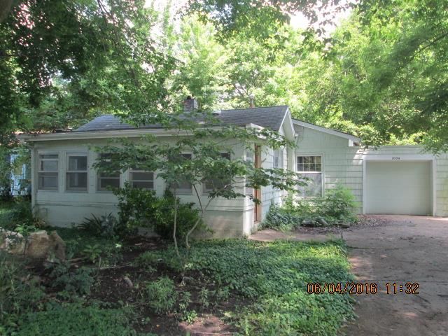 1004 W 79th St, Kansas City, MO 64114