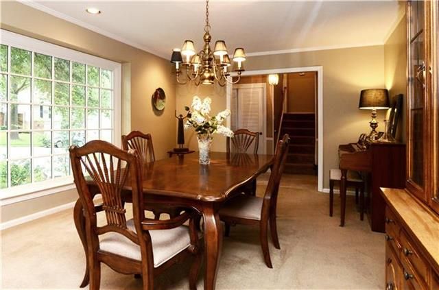9924 Juniper Ln, Overland Park, KS 66207