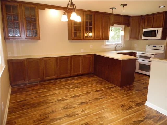 10443 Ash St, Overland Park, KS 66207