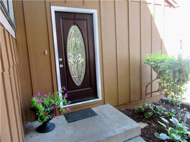 8307 NW Chatham Ave, Kansas City, MO 64151
