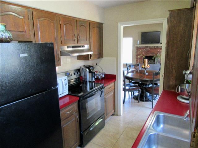 8307 NW Chatham Ave, Kansas City, MO 64151