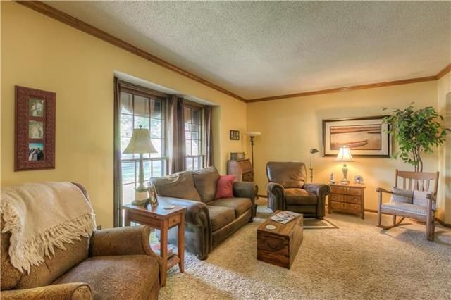 11639 Cherry St, Kansas City, MO 64131
