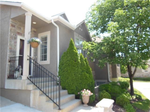 11215 S Summit St, Olathe, KS 66062
