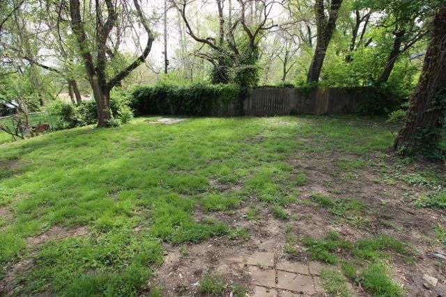 3909 E 37th St, Kansas City, MO 64130