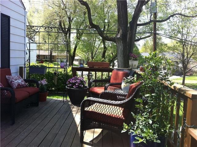 8603 Summit St, Kansas City, MO 64114