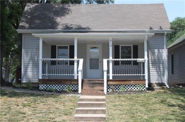 919 Laramie St, Atchison, KS 66002