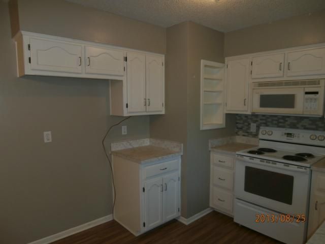 8108 N Summit St, Kansas City, MO 64118