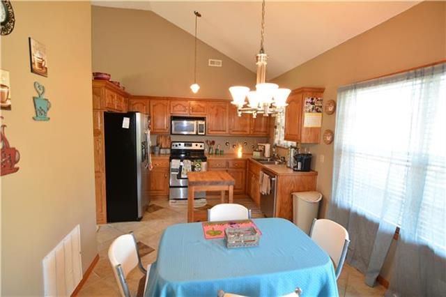 306 E Colony Ave, East Lynne, MO 64743