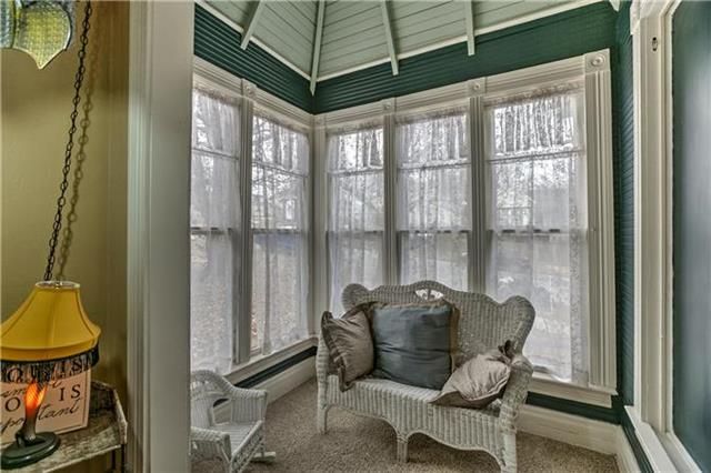 710 Chestnut St, Leavenworth, KS 66048