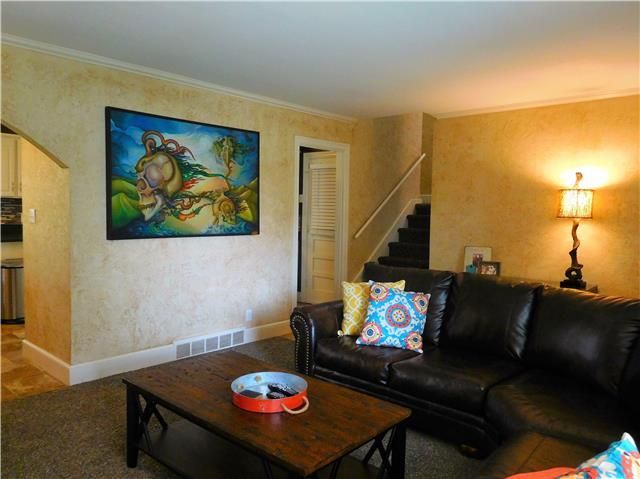9113 W 69th St, Merriam, KS 66204