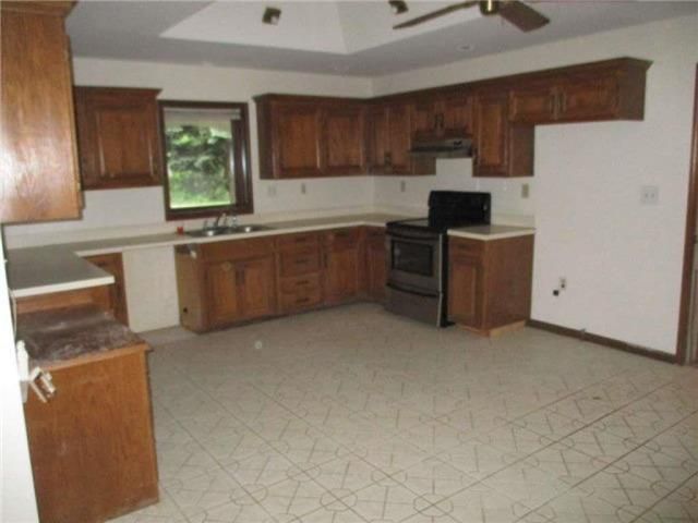 8614 E 79th St, Kansas City, MO 64138