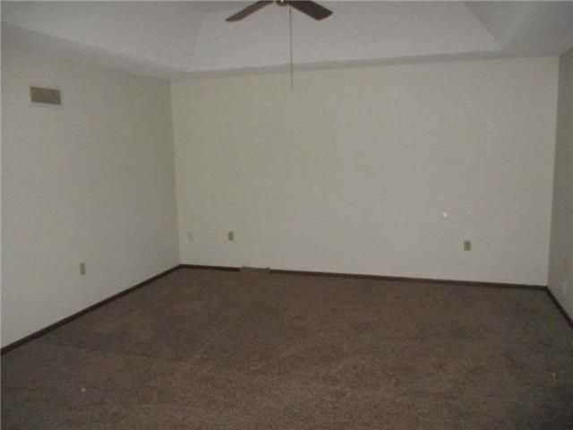 8614 E 79th St, Kansas City, MO 64138