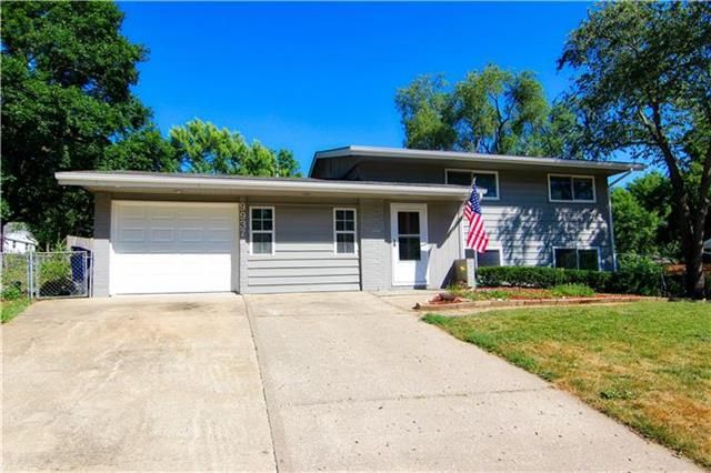 9937 Fair Lane St, Lenexa, KS 66215