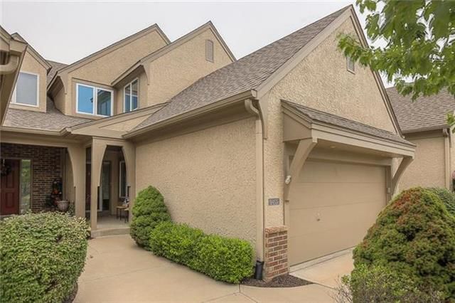 6402 W 145th St, Overland Park, KS 66223