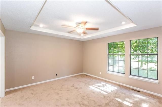 16100 Hinkle Ave, Belton, MO 64012
