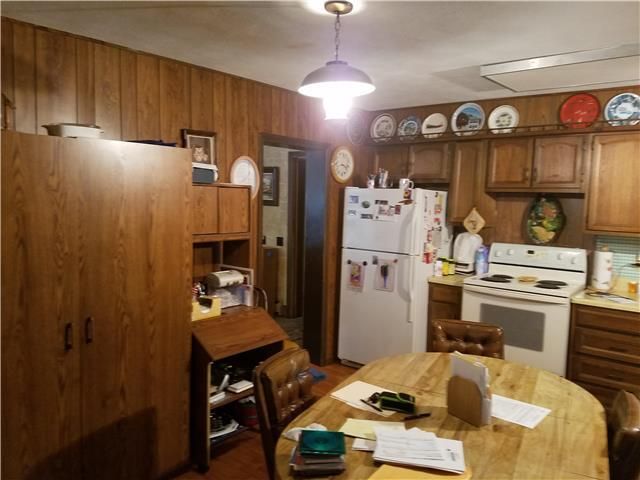 715 S Savage St, Independence, MO 64050