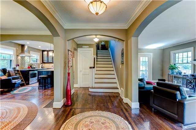 5901 Central St, Kansas City, MO 64113