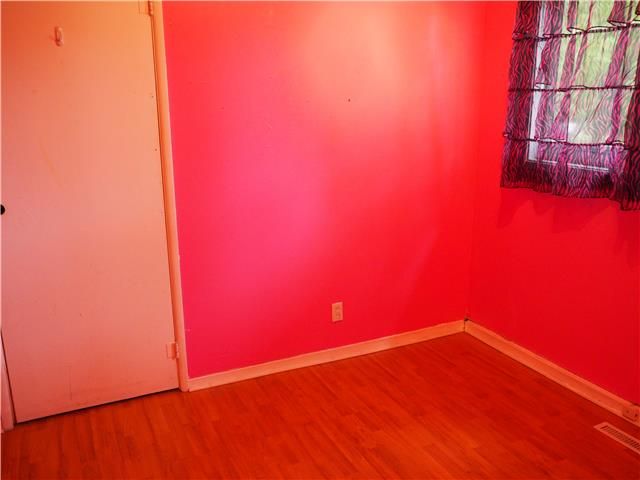 924 SW 32nd St, Topeka, KS 66611