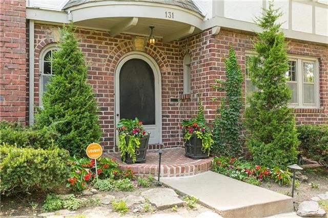 131 W 69th Ter, Kansas City, MO 64113