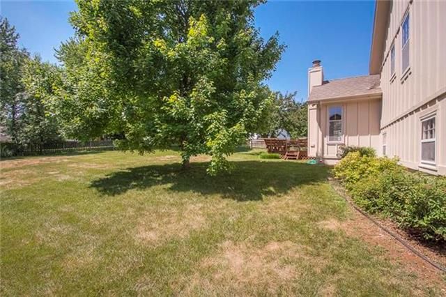7907 W 114th St, Overland Park, KS 66210