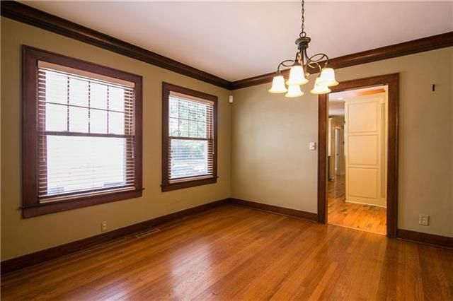 4817 Jarboe St, Kansas City, MO 64112