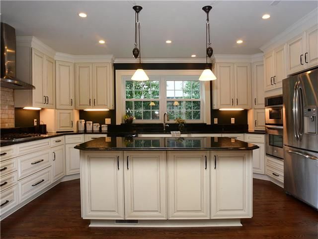 5741 Wornall Rd, Kansas City, MO 64113