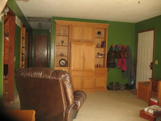613 N 7th St, Lacygne, KS 66040